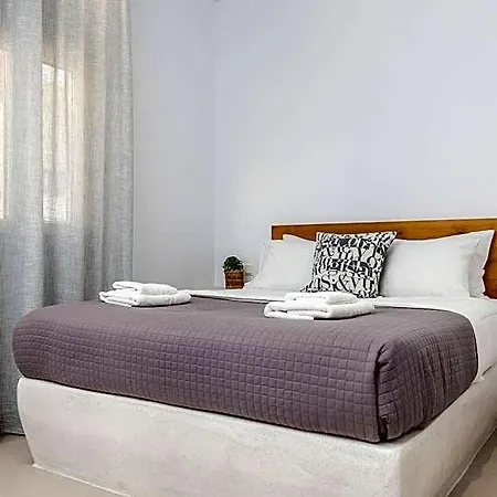 Naxos Ark 3*